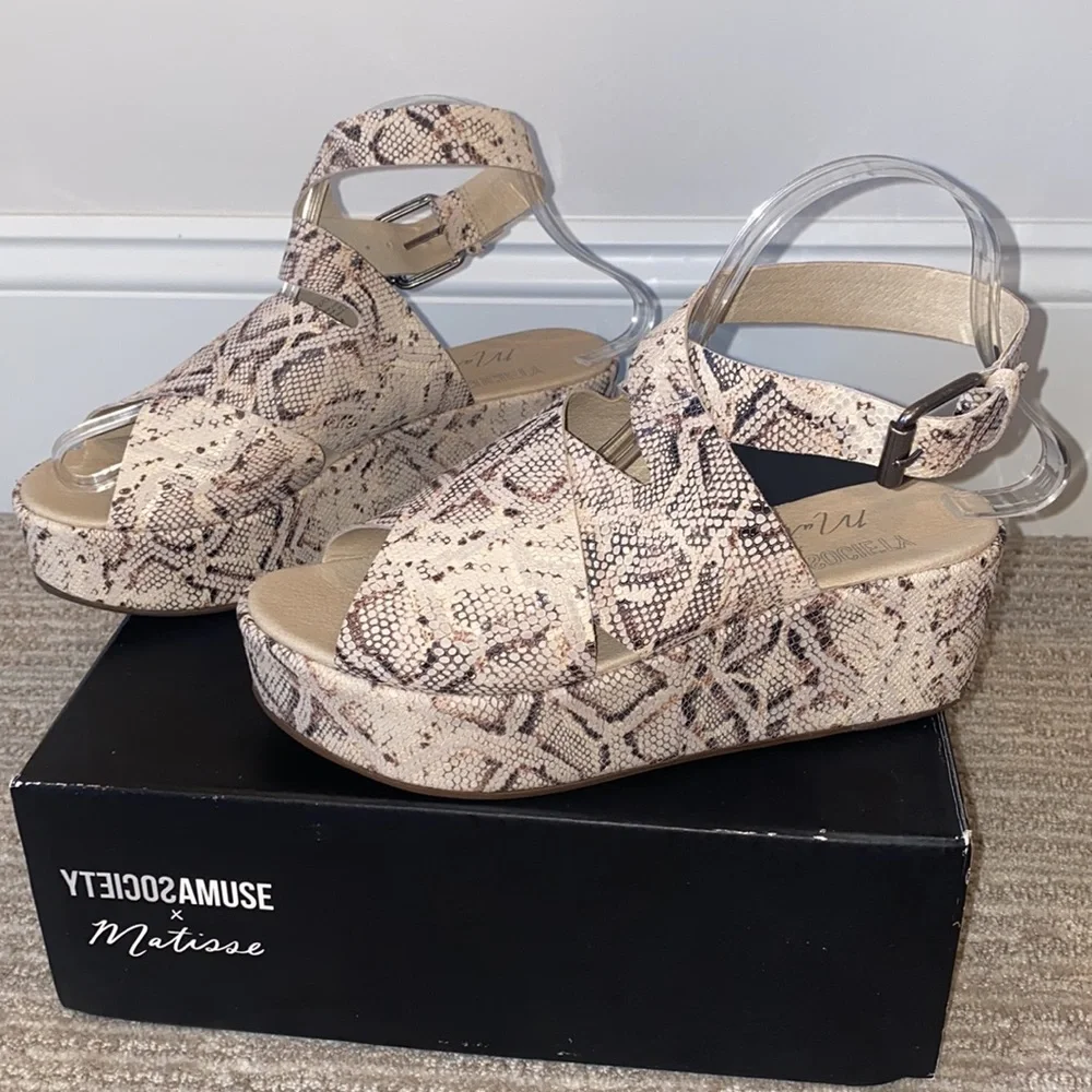 Matisse Runaway Platform Sandals - Picture 1 of 8